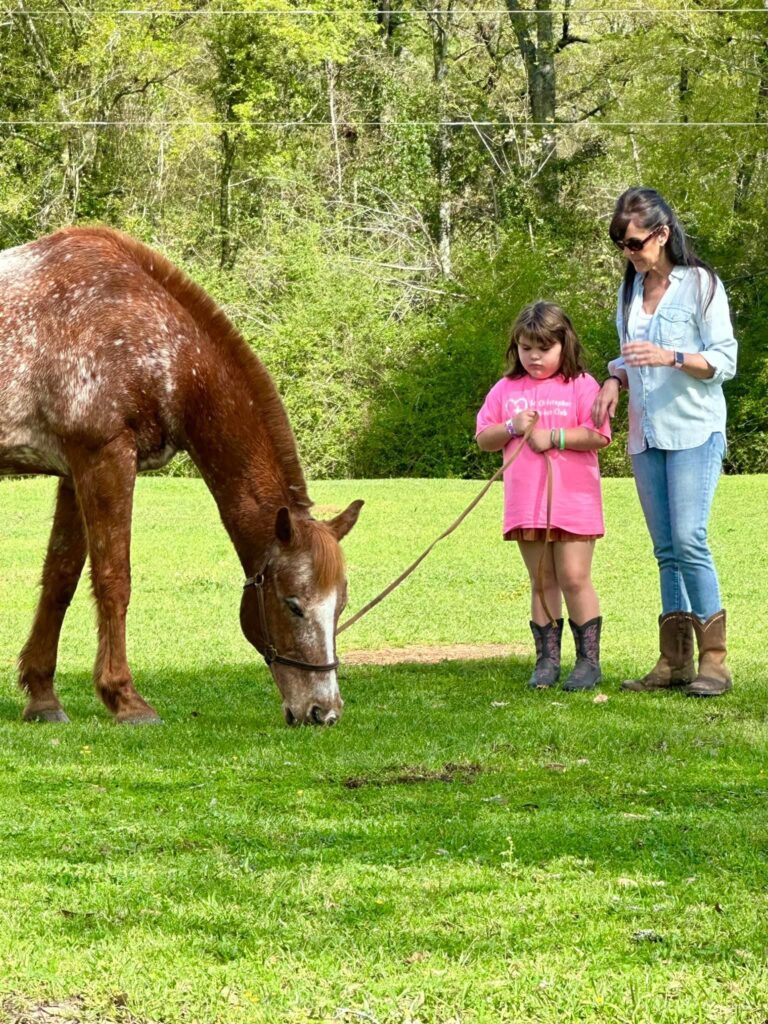 kellyandhorsewithlittlegirl